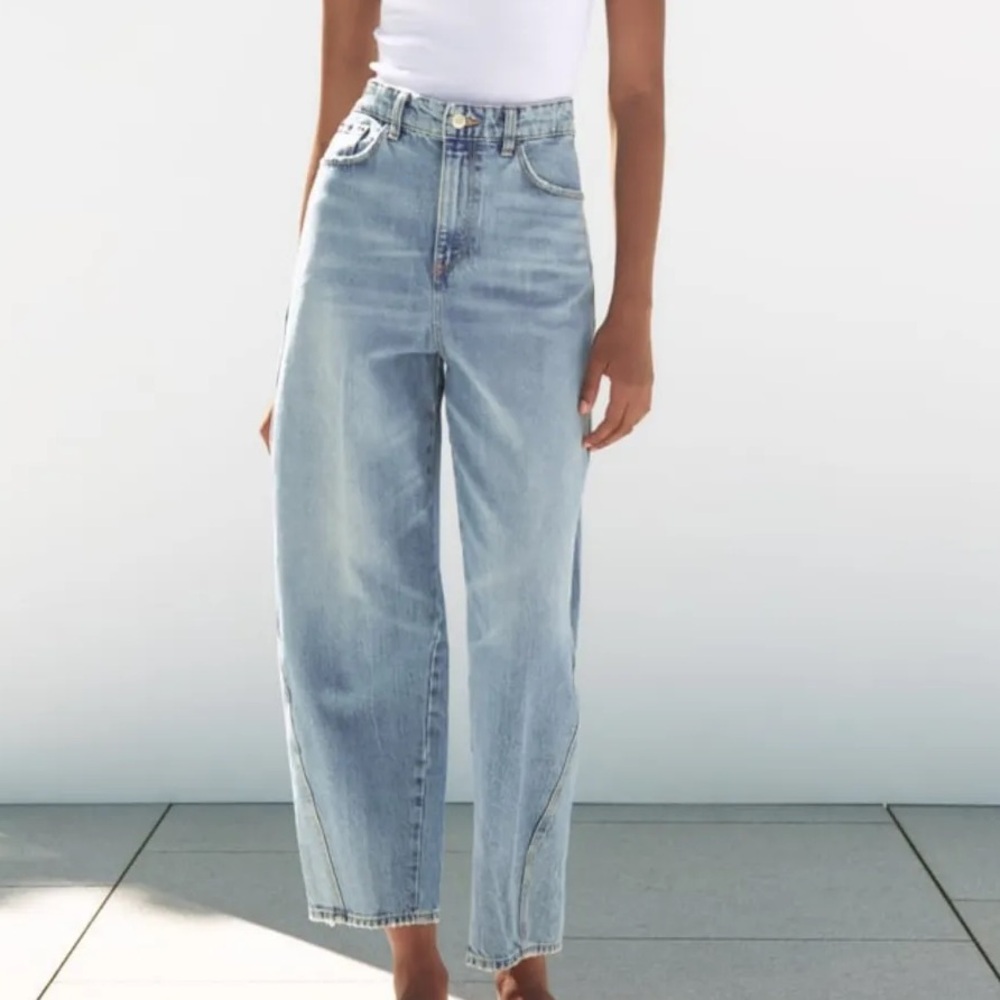 Zara Light Blue Women Mid-Rise Tapered Barrel Denim Jeans - Picture 1 of 6